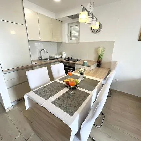 Irma Apartamento Baška Voda